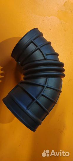 Воздушный патрубок BMW E39 новый