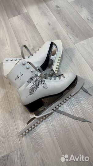 Коньки фигурные женские Nordway Sofia