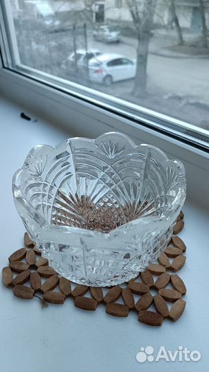 Хрустальная конфетница с крышкой, салатницы