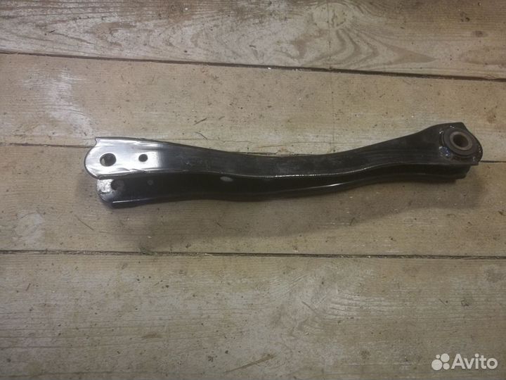 Рычаг зад.подвеск на тойоту камри/корол80г зеркало