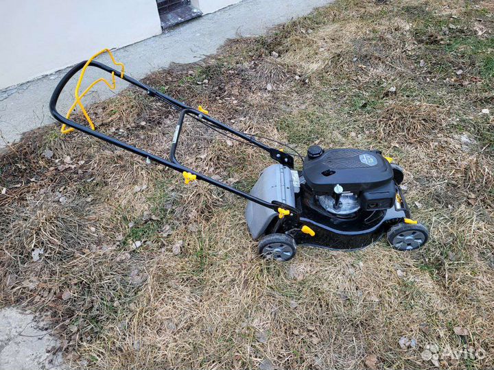 Газонокосилка бензиновая Honda