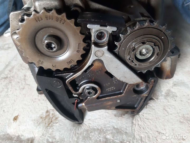 Масляный насос 06B103535F