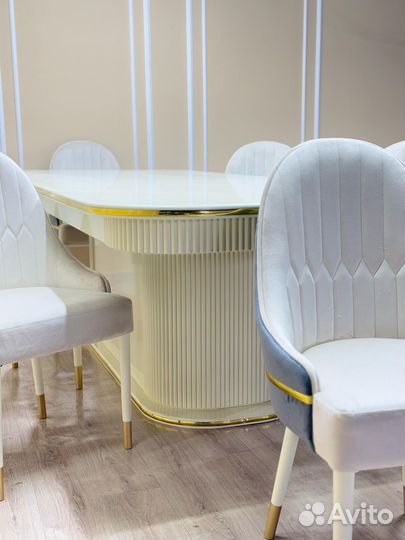 Столы и стулья