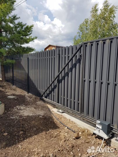Забор из профнастила 20 м с воротами 4 м