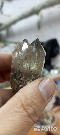 Камни и минералы Уваровит. Горный Хрусталь (Кварц)