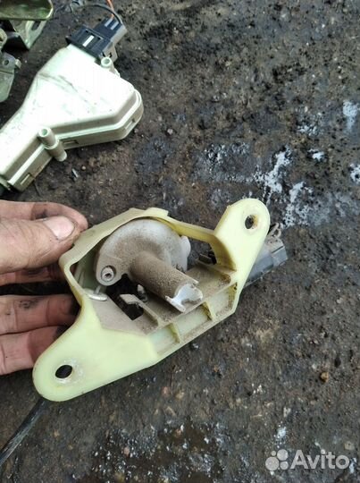 Замок багажника Форд Мондео 2