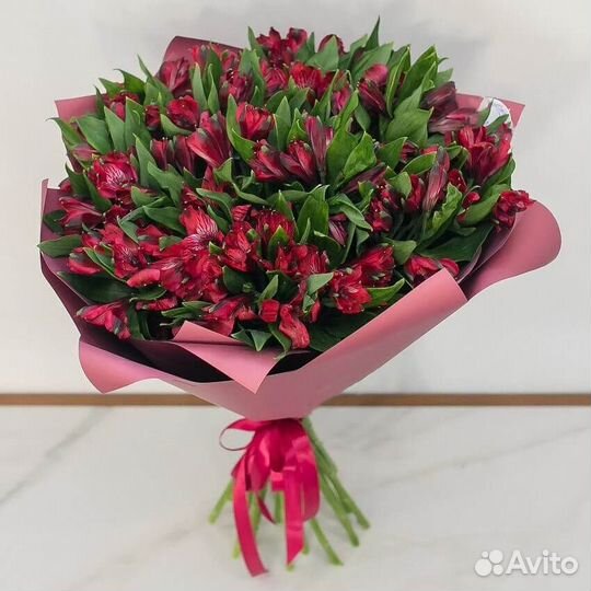 Яркая альстромерия Букет для девушки Доставка