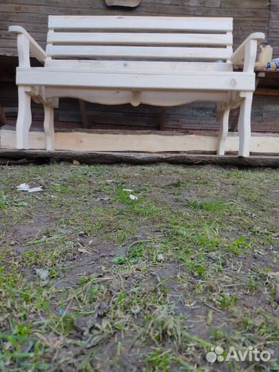 Лавочка уличная