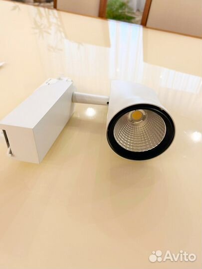 Трековые светильники новые