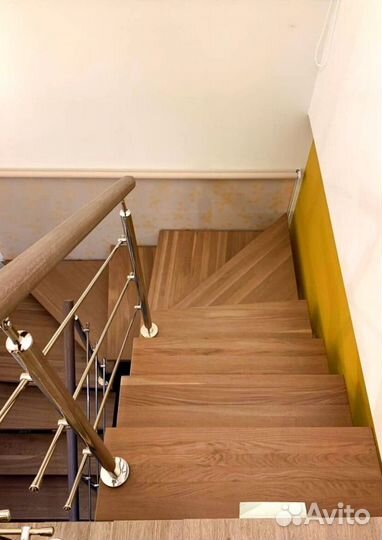 Г-образная лестница с поворотом