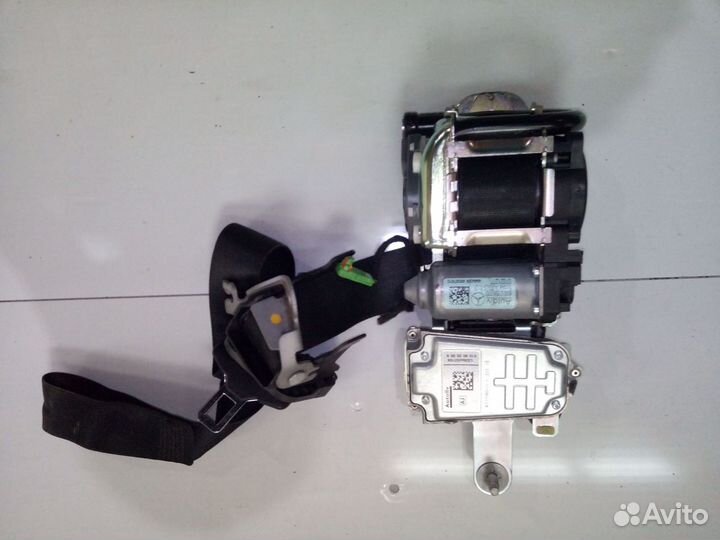 Ремень безопасности передний левый Mercedes W207