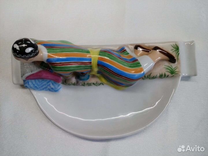 Фарфоровая статуэтка Узбек лфз.Данько Н.Я