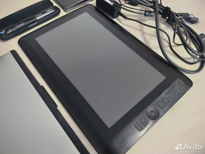 Графический планшет с экраном wacom