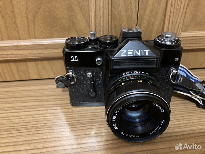 Зеркальный фотоаппарат Зенит 11