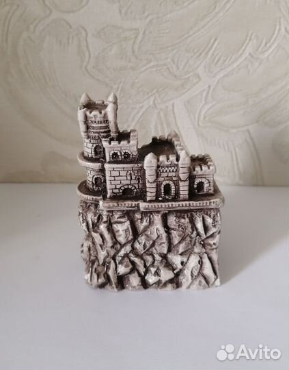 Статуэтка, сувенир из Крыма Ласточкино гнездо