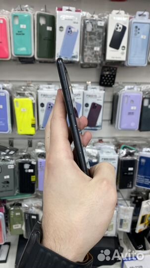 iPhone SE, 64 ГБ