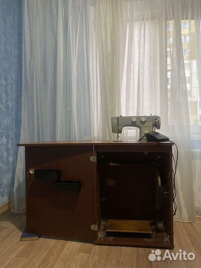 Швейная машинка чайка 142м