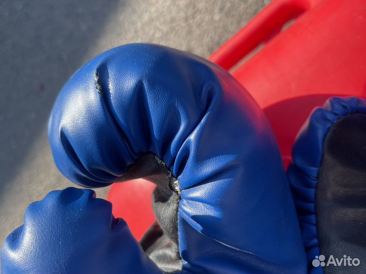 Боксерские перчатки