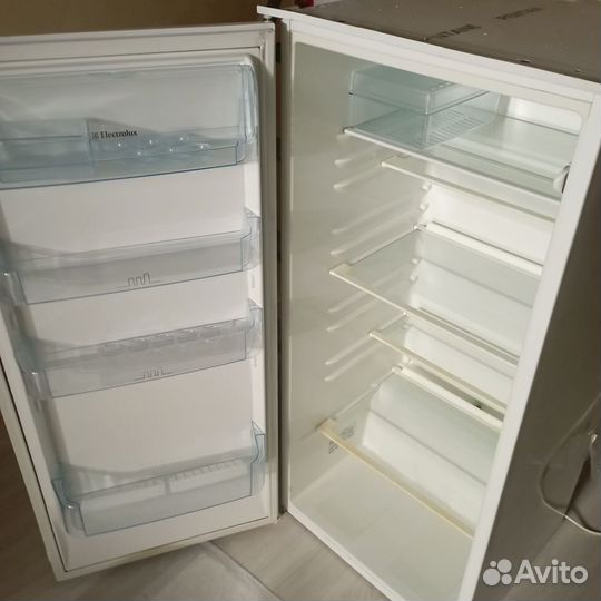 Встраиваемый холодильник Electrolux