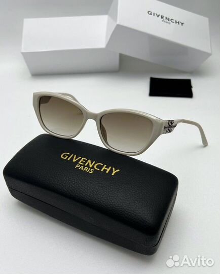 Солнцезащитные очки женские Givenchy