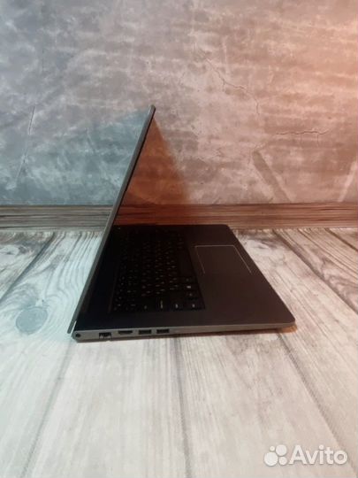 Стильный Ультрабук Dell / Grарhics 620 / i3 / SSD
