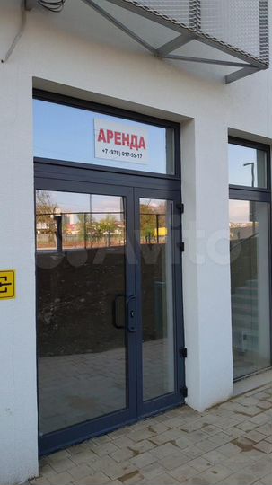 Витрина и 2 входа, ремонт/без