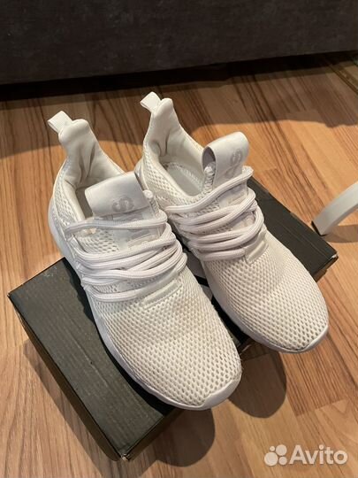 Кроссовки adidas