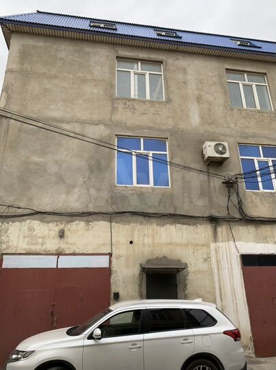 Здание, 1600 м²