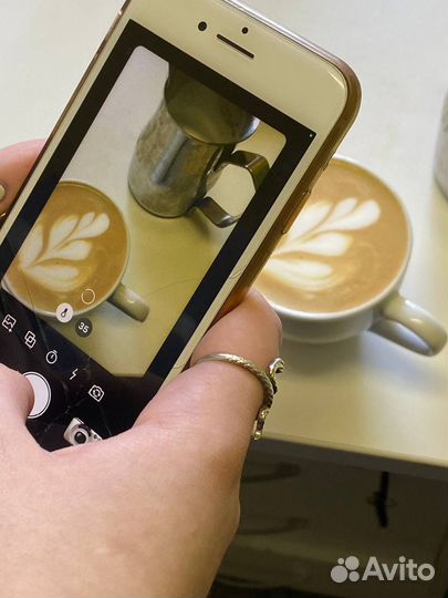 Шеф-бариста, управляющая кофейни