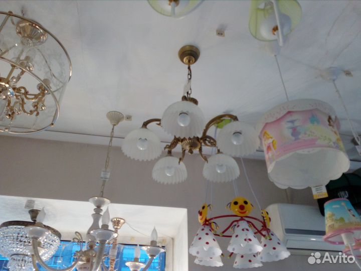 Люстра классическая