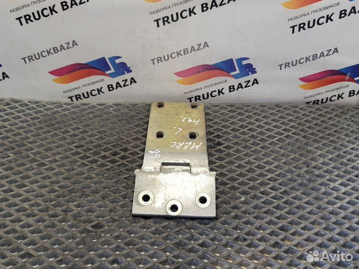 Петля двери нижняя левая Mercedes-Benz 16-26