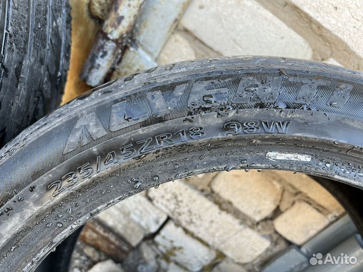 Zeta Alventi 235/45 R18 98H