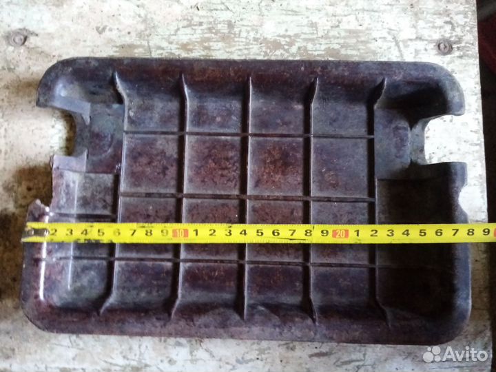 Карболитовая крышка для аккумулятора автомобиля