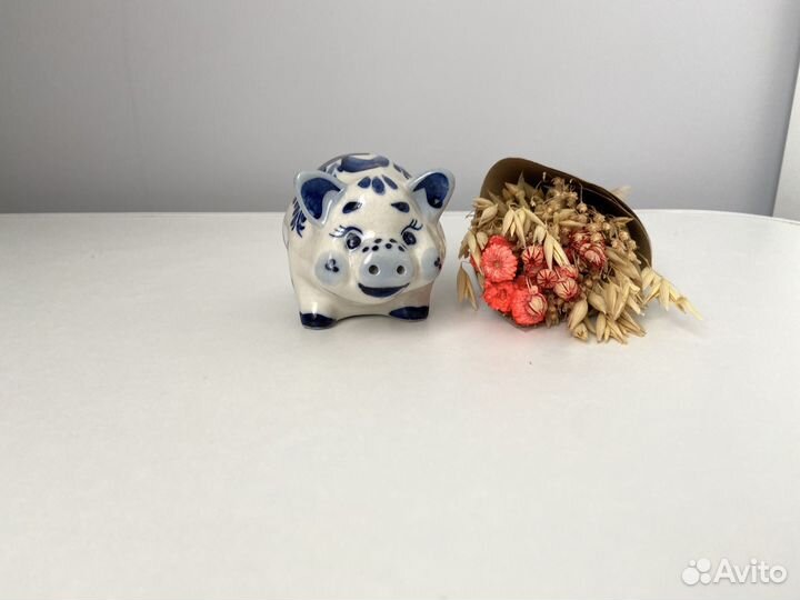 Свинья гжель фигурка, хрюшка сувенир статуэтка