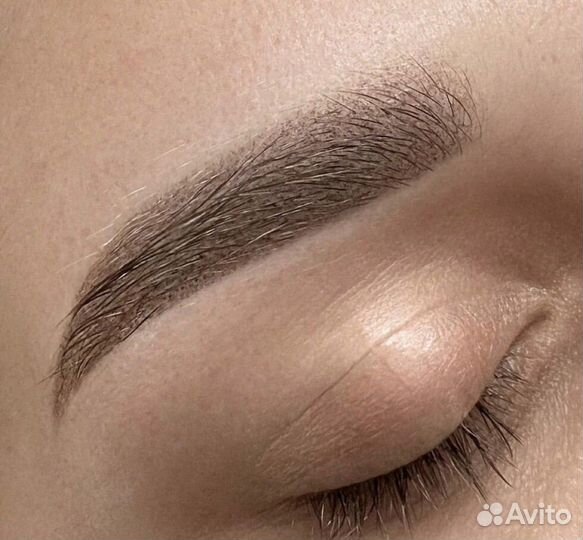 Косметолог Перманентный макияж бровей, губ и век