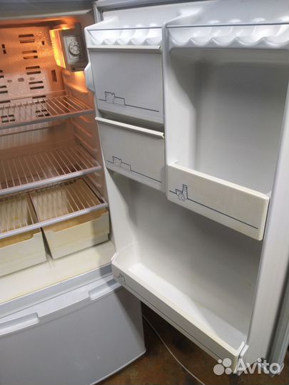 Холодильник Бирюса