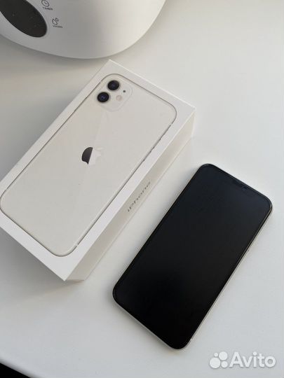 Телефон iPhone 11