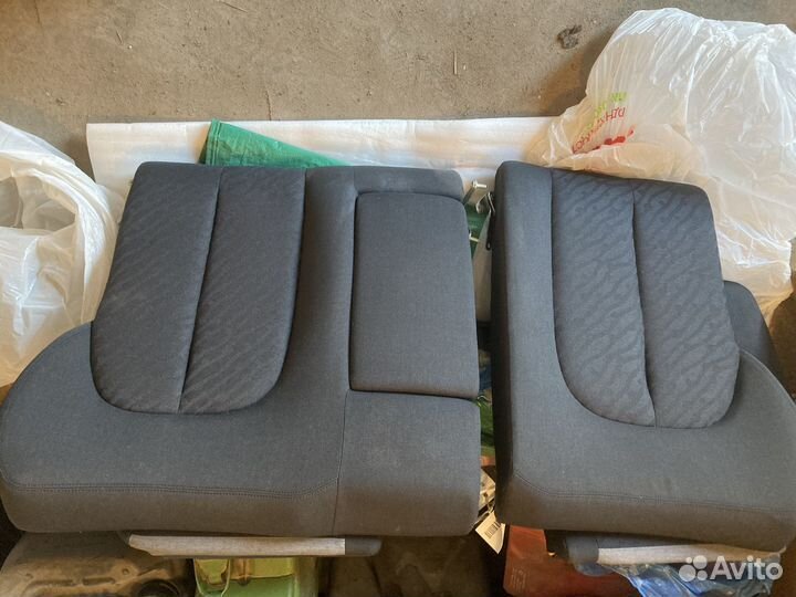 Сиденья задний ряд (комплект) Мерседес (новое)