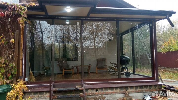 Безрамное остекление ресторанов