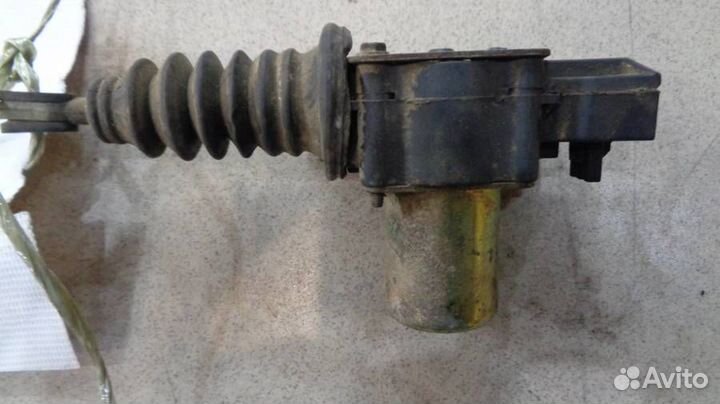 Активатор замка багажника Mitsubishi Pajero, Mont