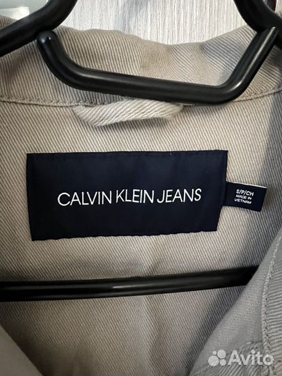 Джинсовая куртка calvin klein l женская
