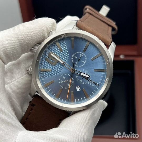 Красивые часы Diesel