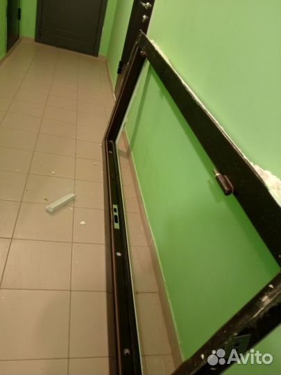 Дверь входная железная бу в новостройке установлен