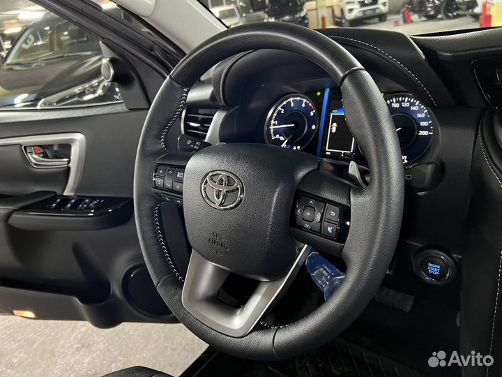 Toyota Fortuner 2.8 AT, 2022, 10 км