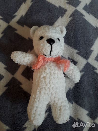Плюшевый медведь вязаный