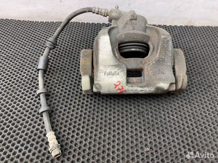 Суппорт передний правый Ford Galaxy WM qxwb 2.0