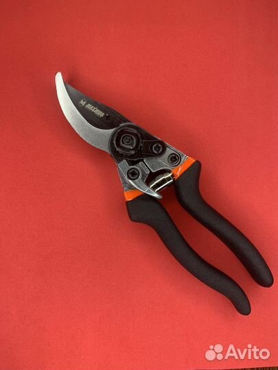 Секатор садовый