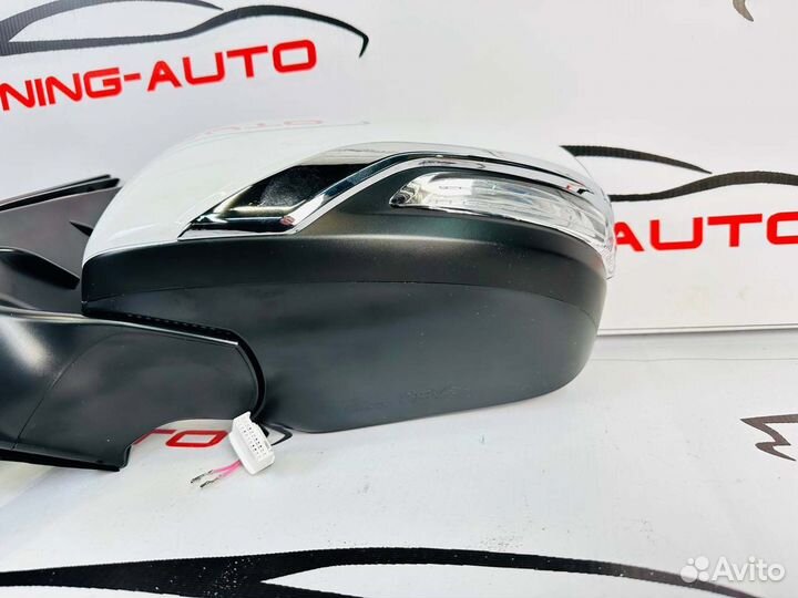 Зеркала в сборе Toyota Land Cruiser 200 G8608