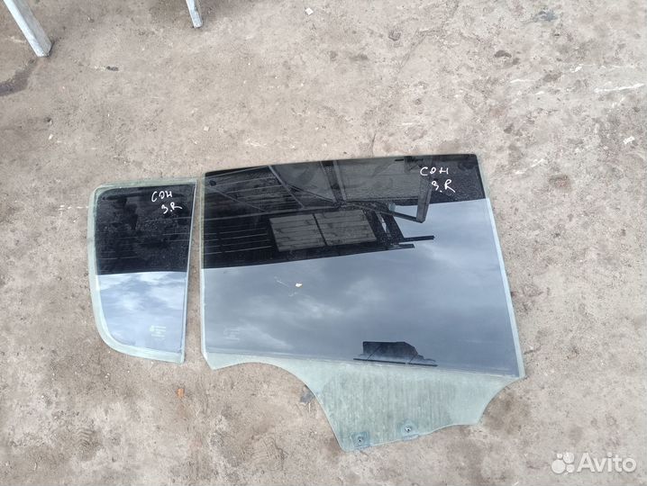 Стекло задней правой двери Renault Sandero