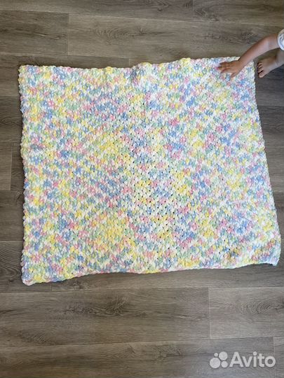 Плед вязаный из ализе пуфи